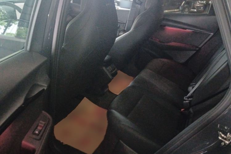 Used Volkswagen ID.UNYX 2024 Revised Pro Long-Range Version Left Rear Seat