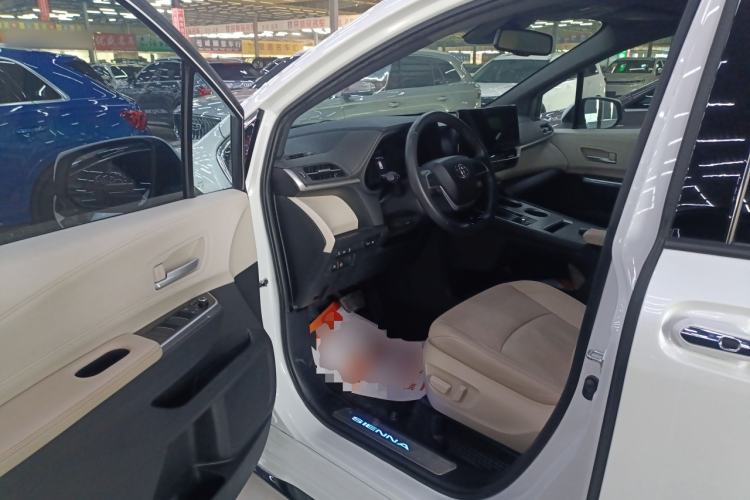 Used Toyota SIENNA 2021 2.5L Hybrid Premium Edition
