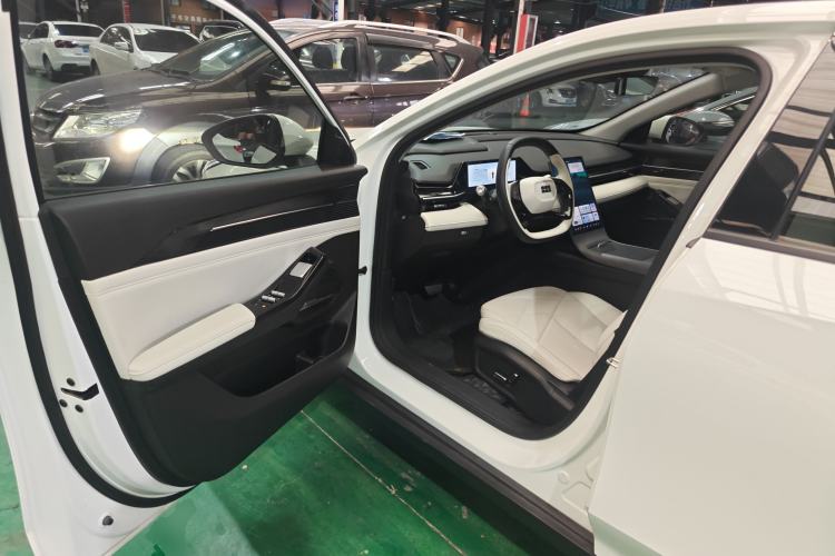 Used Geely Galaxy L6 2023 125km MAX