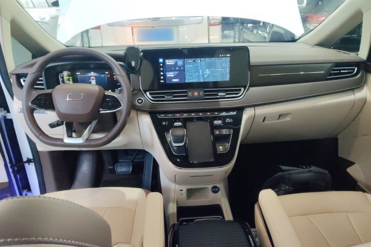 Used Bestune M9 2023 2.0T Prestige Edition
