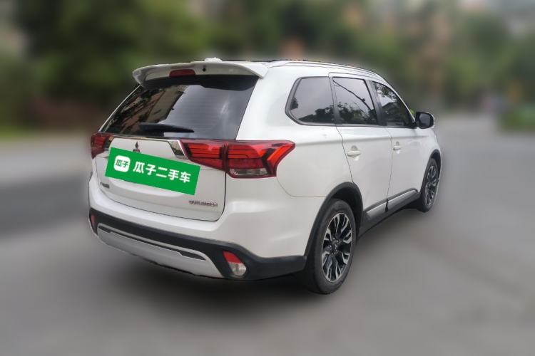 Used Mitsubishi Outlander 2019 2.0L Two-Wheel Drive Comfort Edition 5 Seats China V Standard Rear Right 45 Deg