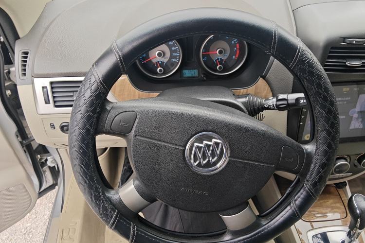 Used Buick Excelle 2015 1.5L Automatic Classic Model
