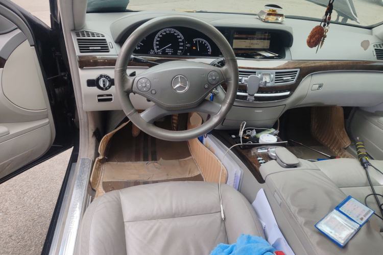 Used Mercedes-Benz S-Class 2012 S 300 L Business Standard Model
