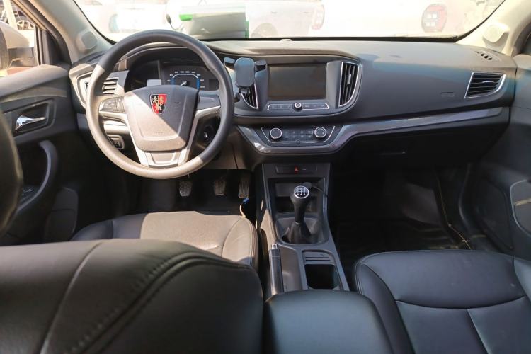 Used Roewe 360 2015 1.5L Manual Luxury Edition Center Console