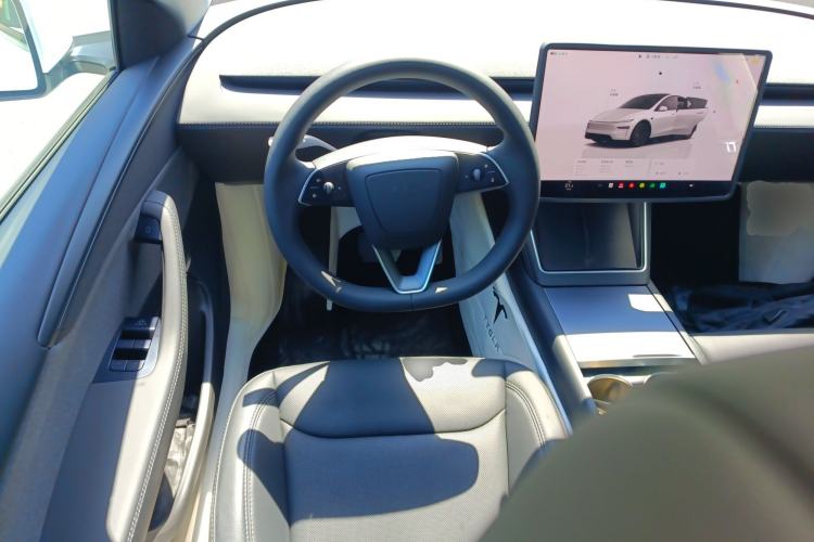 Used Tesla Model Y 2025 Rear-Wheel-Drive Version