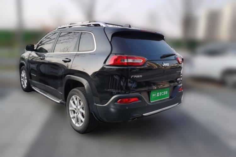 Used Jeep Cherokee 2016 2.0L Superior Edition