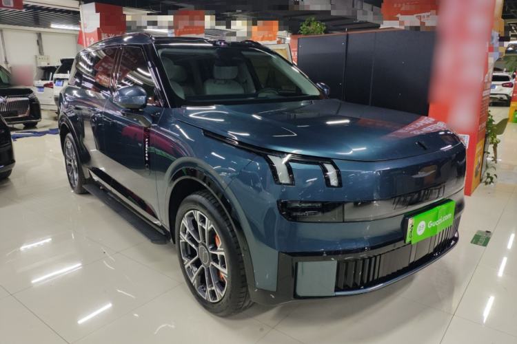 Used Lynk & Co 900 2025 2.0T Ultra Front Right 45 Deg