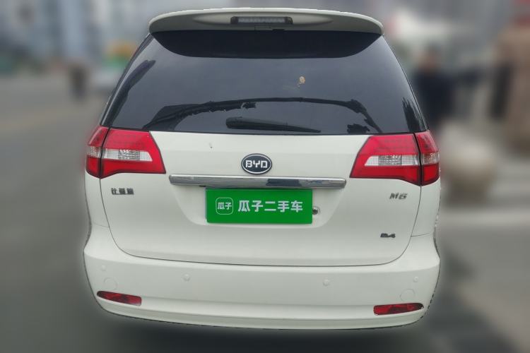 Used BYD M6 2013 2.4L Manual Luxury Model