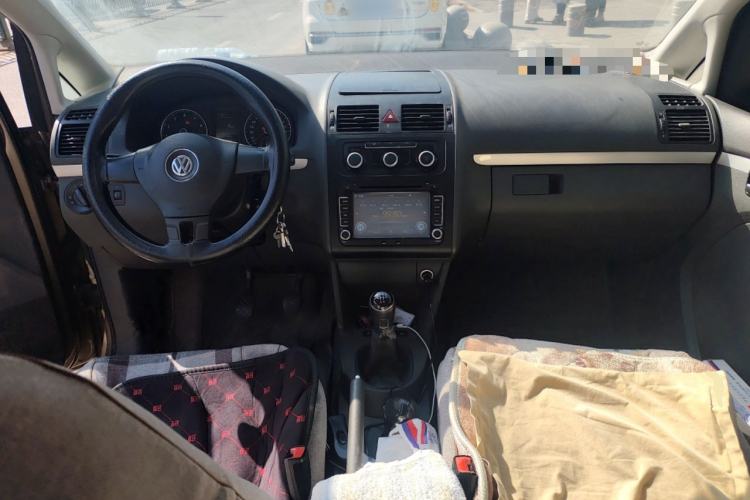 Used Volkswagen Touran 2015 1.4T Manual Fashion Edition 5-Seater
