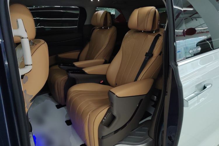 Used Denza D9 2022 DM-i 1040 Prestige Model Left Rear Seat