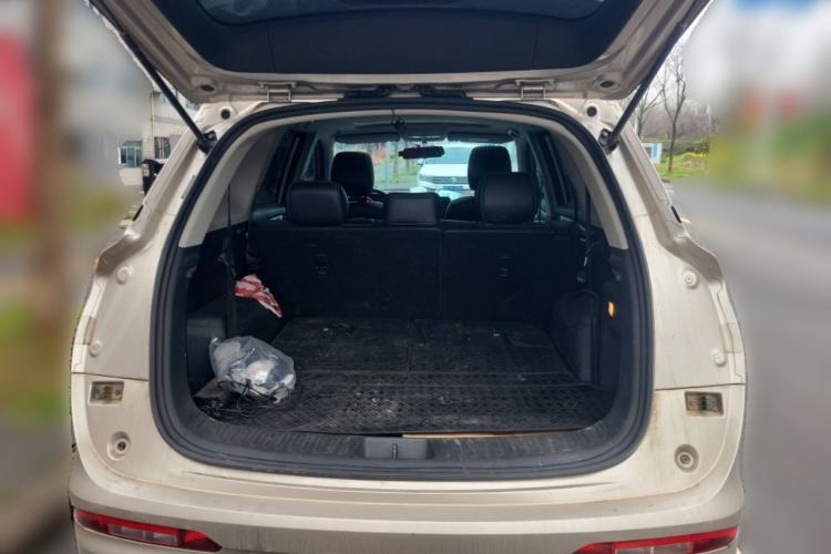 Used Landian E5 2023 1.5L DE-i 100KM Comfort Edition 7-Seater Trunk