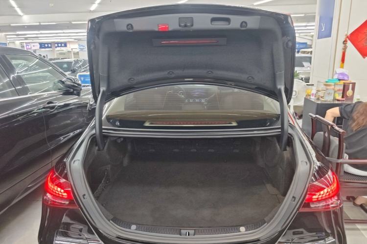 Used Mercedes-Benz E-Class New Energy 2022 Facelift E 350 e L Plug-in Hybrid Sedan
