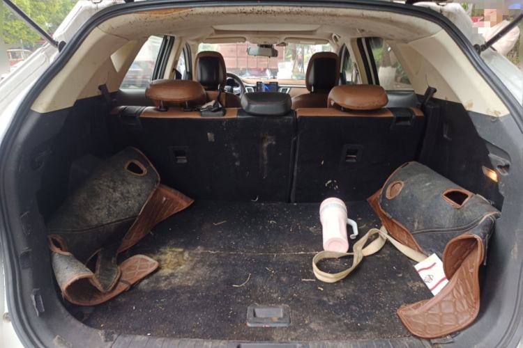 Used Soueast DX7 2016 1.5T Manual Triumph Edition Trunk