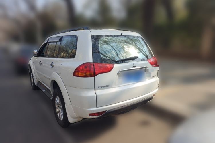 Used Mitsubishi Pajero Sport 2013 3.0L Automatic 4x4 Executive Edition Rear Left 45 Deg