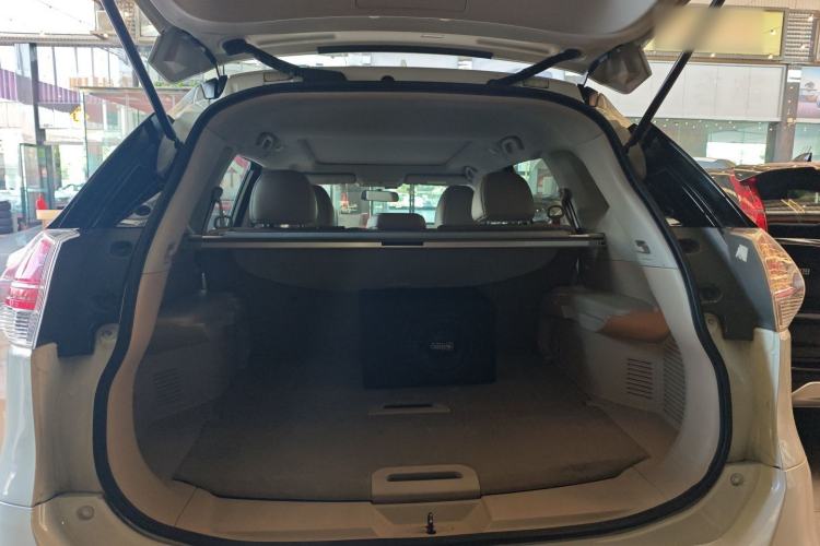 Used Nissan X-Trail 2015 2.0L CVT Comfort MAX Edition 2WD