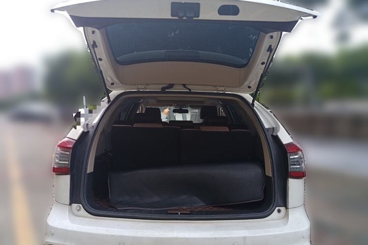 Used BYD S7 2017 2.0T Automatic Prestige Edition Trunk