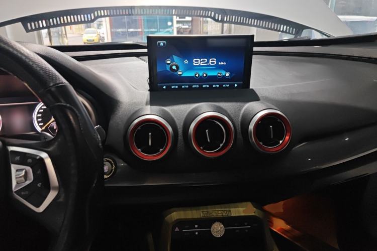 Used Wey VV7 2017 2.0T Flagship Model Center Console