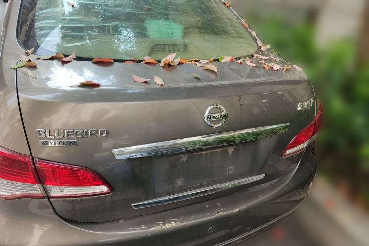 Used Nissan Sylphy 2009 1.6 XL Manual Luxury Sunroof Edition Trunk