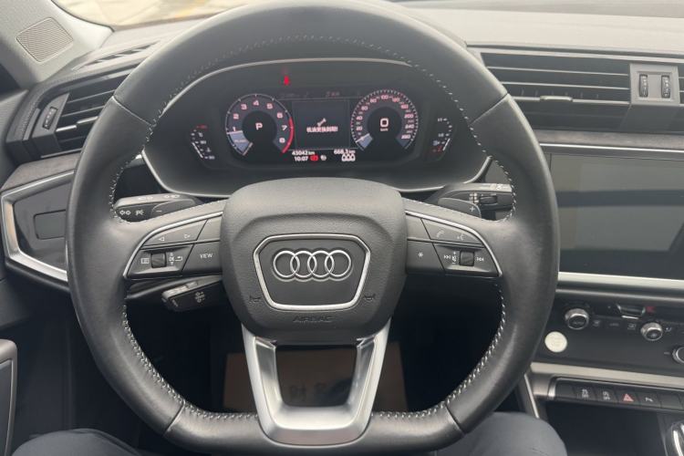 Used Audi Q3 2019 35 TFSI Fashion Dynamic Model Interior 6