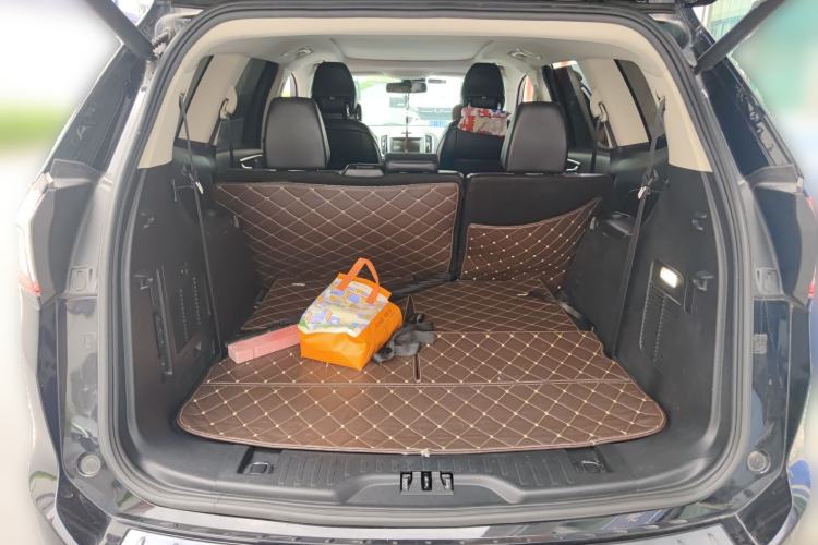 Used Ford Edge 2018 EcoBoost 245 Two-Wheel-Drive Titanium 7-Seater China V Standard Trunk