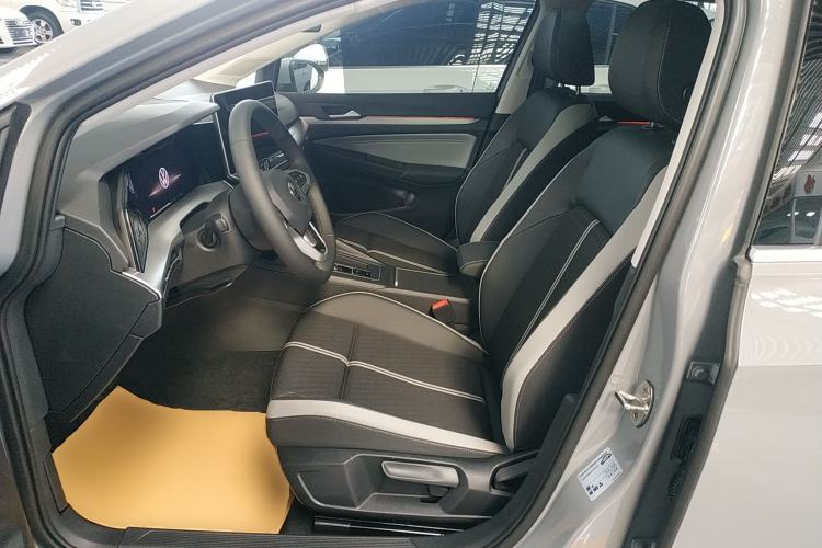 Used Volkswagen Golf 2025 Facelifted 300TSI Pro