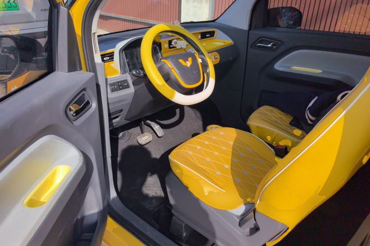 Used Wuling Hongguang MINIEV 2022 Macaron Premium Model – Lithium Iron Phosphate Left Front Seat