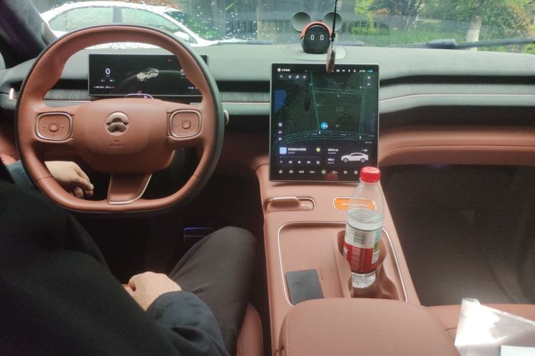 Used Nio EC7 2024 75 kWh Center Console