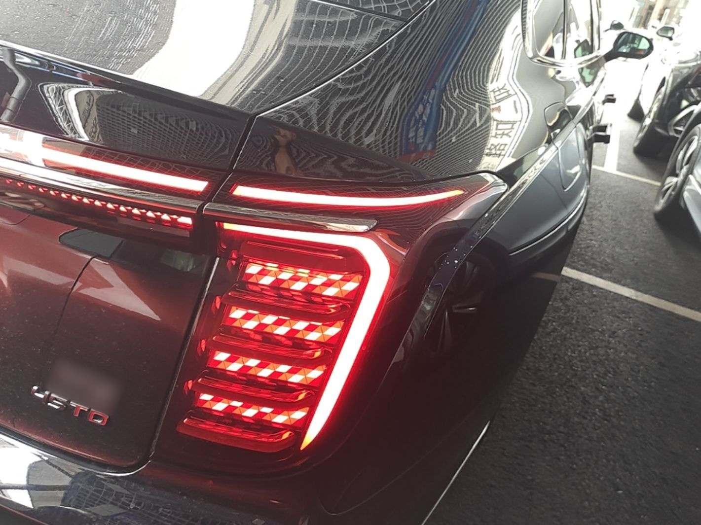 Hongqi H9 2024 2.0T Qichang Private Enjoyment Luxury Edition — снимка 7