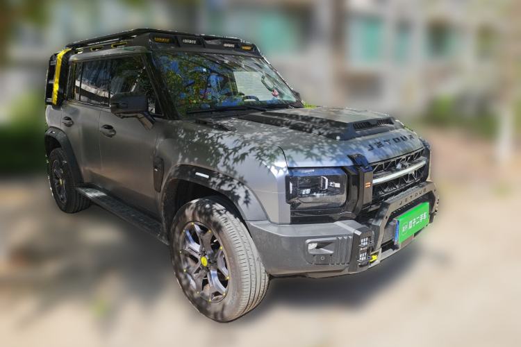 Used JETOUR Traveler 2023 2.0T All-Wheel-Drive CrossPRO Front Right 45 Deg