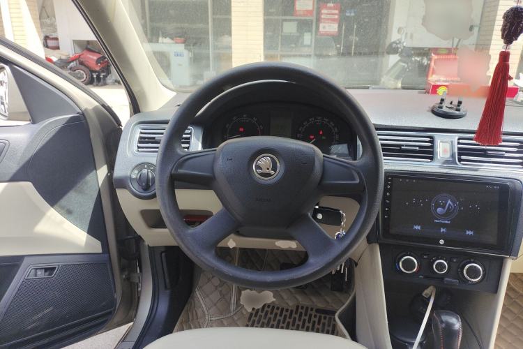 Used Skoda Rapid 2013 1.6L Automatic Smart Selection Model