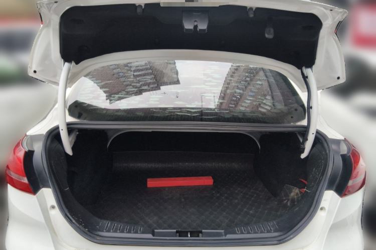 Used Ford Focus 2017 Sedan 1.6L Automatic Fashion Edition Smart Drive Version Trunk