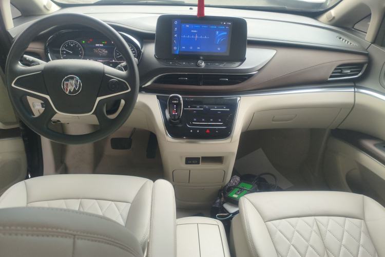 Used Buick GL8 2023 Land Executive Class Comfort Model Center Console