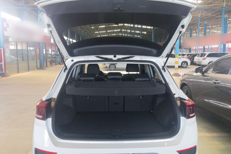 Used Volkswagen T-ROC 2019 230TSI DSG Two-Wheel-Drive Advanced Version China VI Standard Trunk