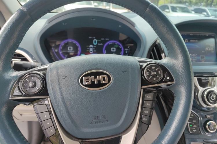 Used BYD Qin New Energy 2014 1.5T Flagship Model Steering Wheel