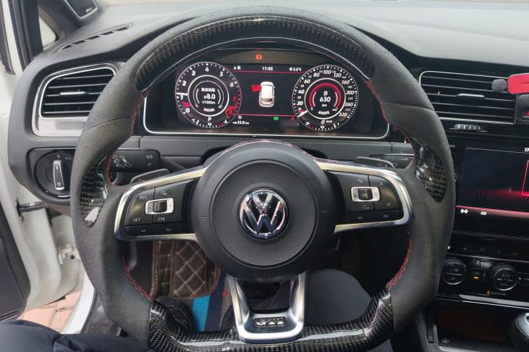 Used Volkswagen Golf 2018 230TSI Automatic Luxury Version
