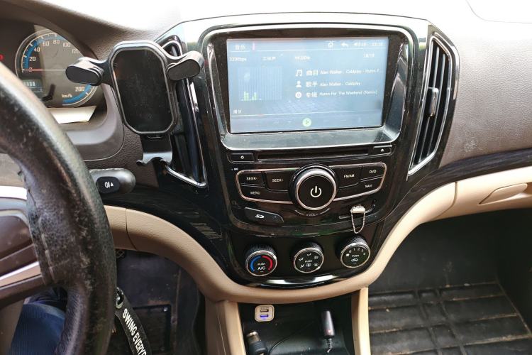 Used Baojun 730 2014 1.5L manual Comfort ESP version 7 seats