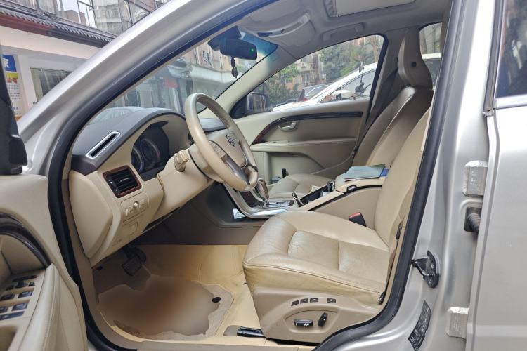 Used Volvo S80L 2010 2.5T Zhiya Edition
