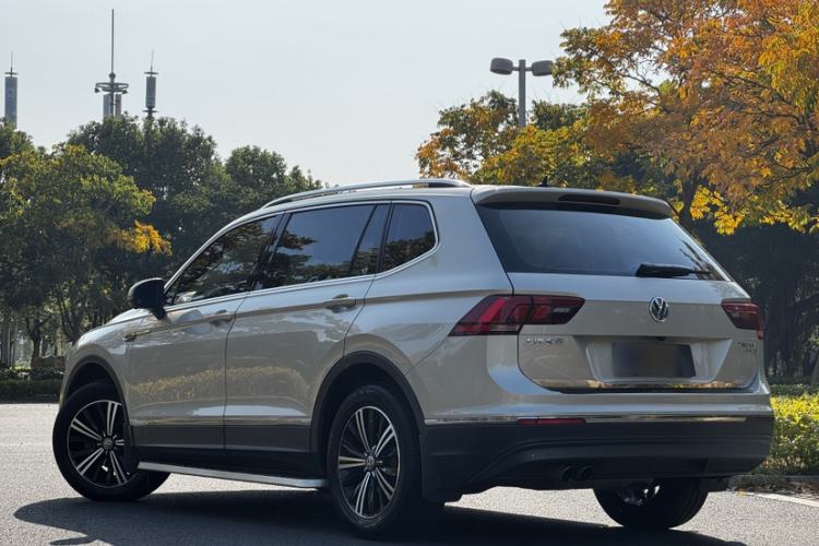 Used Volkswagen Tiguan L 2019 330TSI Automatic Two-Wheel Drive Panoramic Comfort Edition China VI Standard
