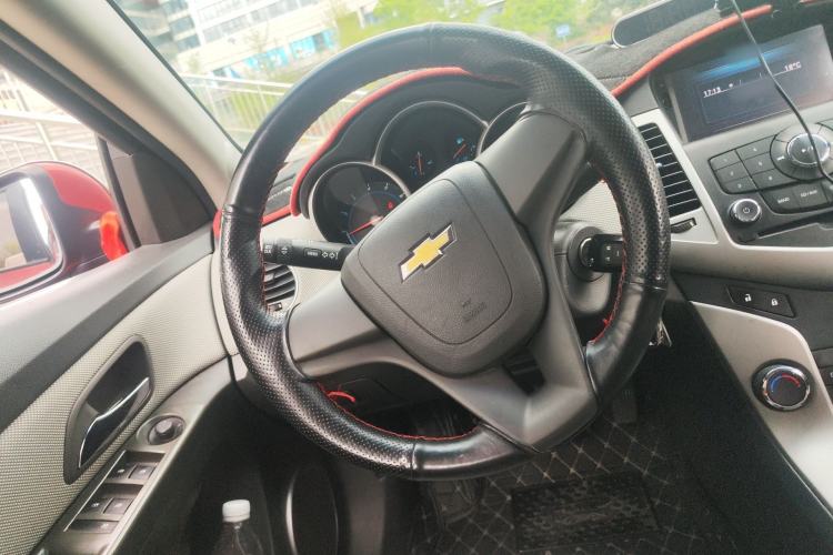 Used Chevrolet Cruze 2013 1.8L SE AT Steering Wheel