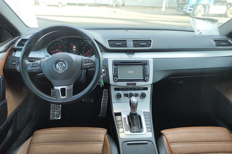 Used Volkswagen FAW-Volkswagen CC 2015 2.0 TSI Luxury Model Center Console