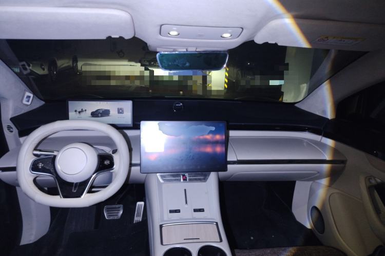 Used Hima Luxeed R7 2024 All-Electric 802 km Max
