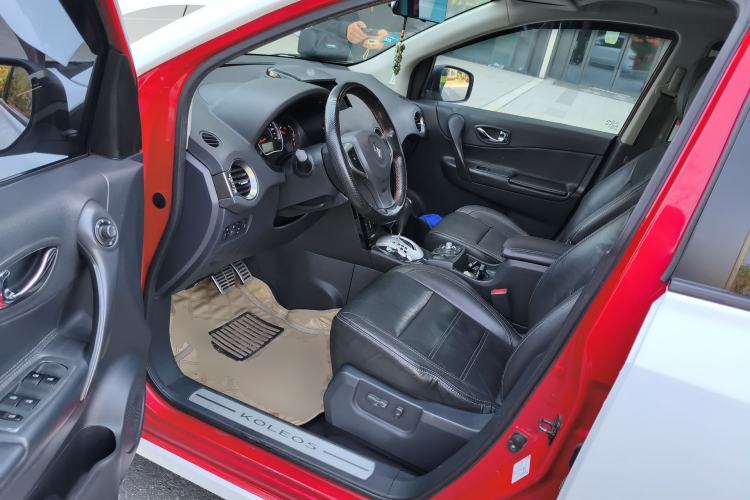 Used Renault Koleos 2012 2.5L 4x4 Comfort Edition with Navigation
