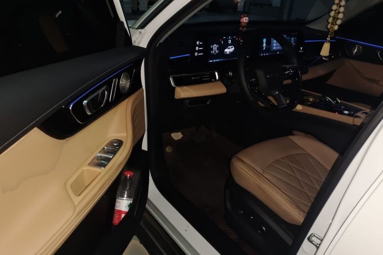 Used Chery Tiggo 8 PRO 2024 Champion Edition 390T Two-Wheel Drive Peak Version 5 Seats
