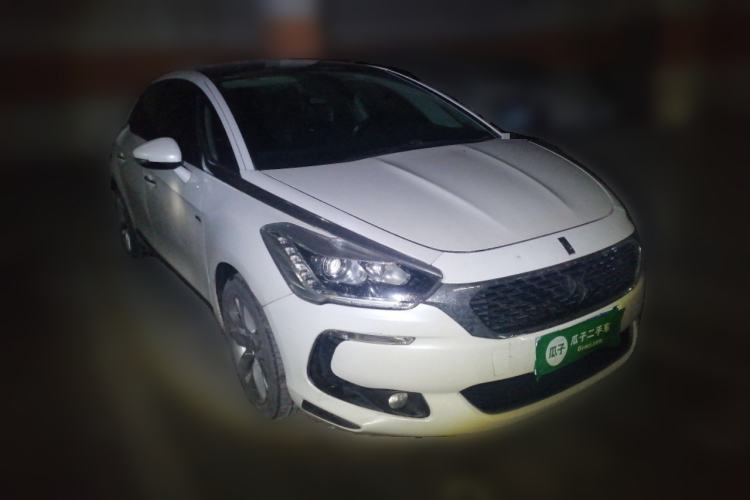 Used DS 5 2015 1.6T Luxury Edition THP160 Front Right 45 Deg