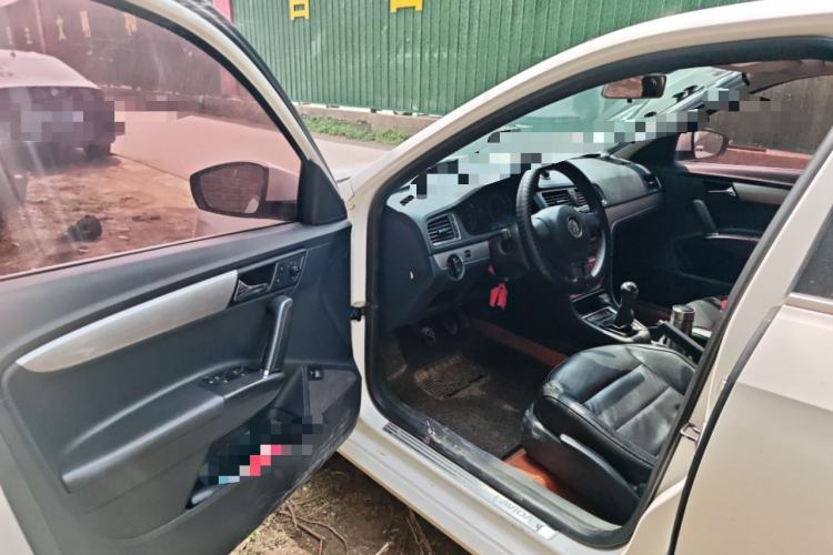 Used Volkswagen Lavida 2013 Restyled Classic 1.6L Manual Comfort Edition Driver Seat