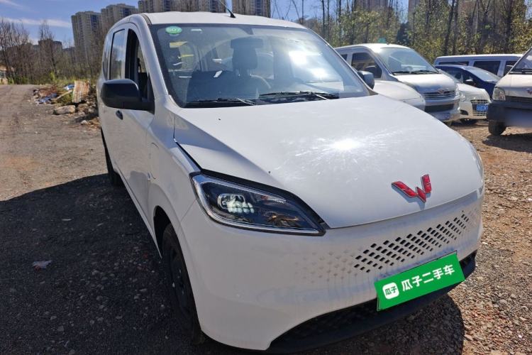 Used Wuling Hongguang New Energy 2025 Extended-Range Hybrid 50 km Utility Version Front Right 45 Deg