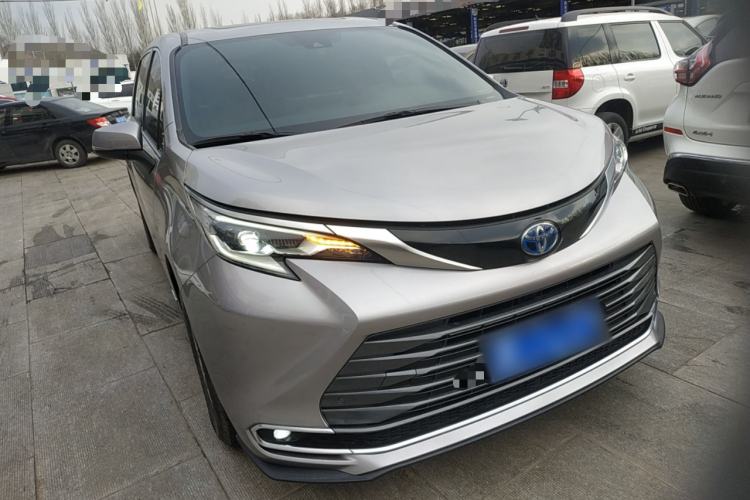 Used Toyota Sienna 2021 2.5L Hybrid Premium Edition
