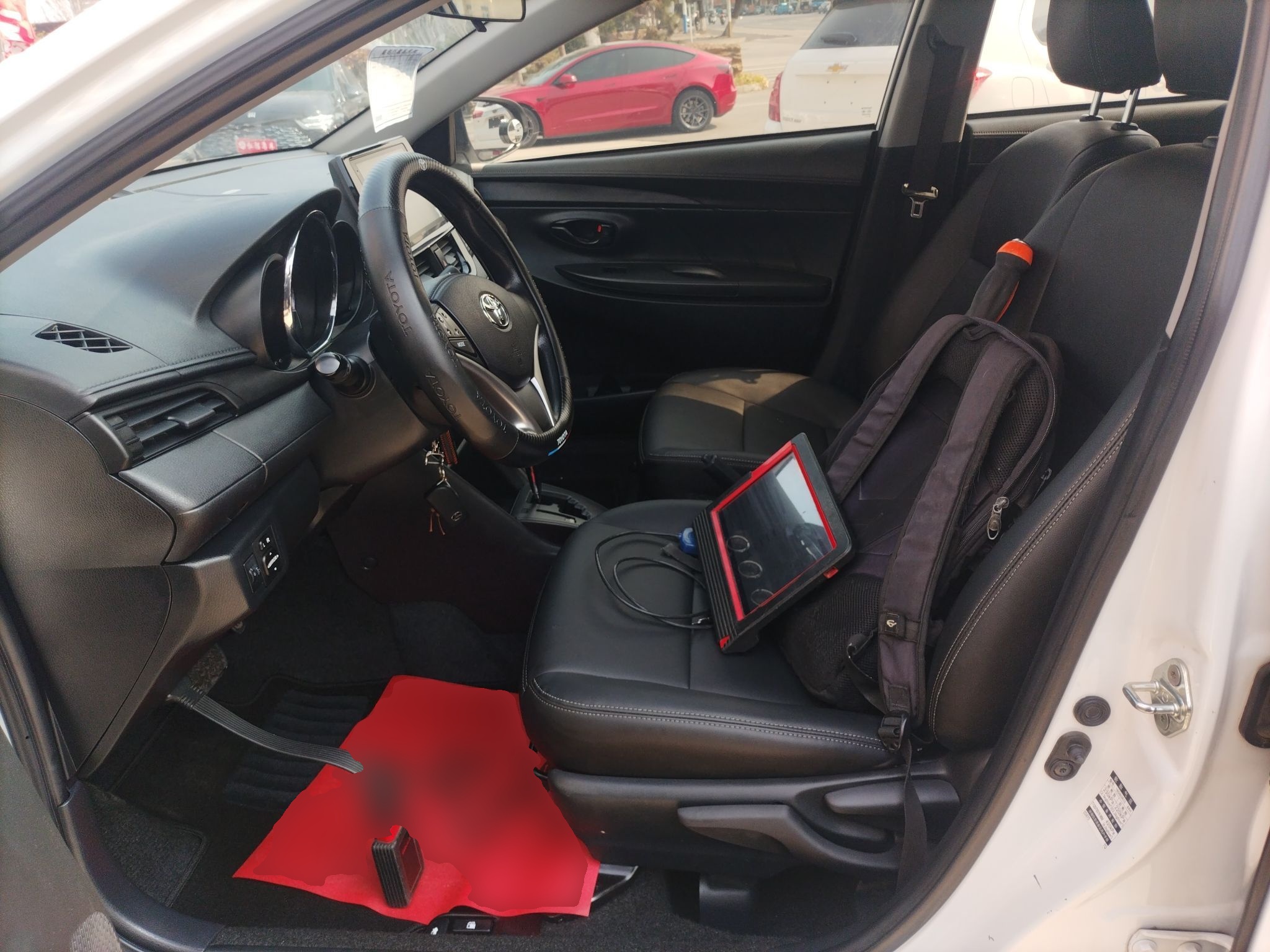 Переднее сиденье в автомобиле