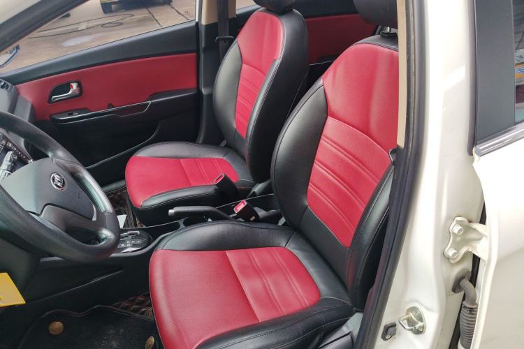 Used Kia K2 2015 Hatchback 1.4L AT GLS Cool Edition Left Front Seat