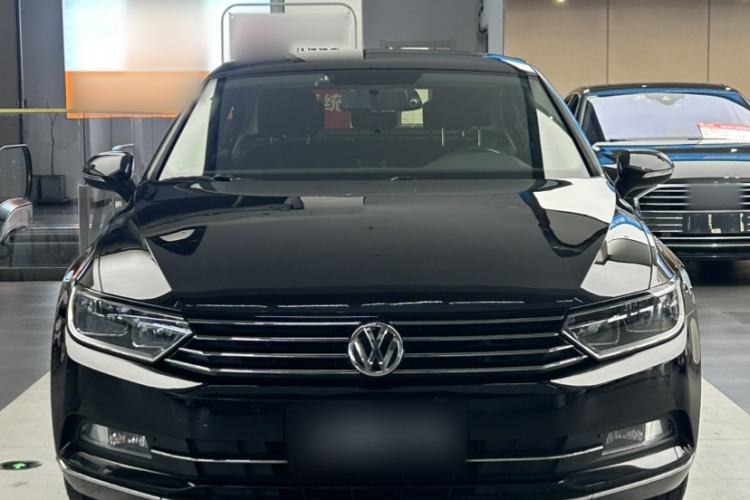 Used Volkswagen Magotan 2017 330TSI DSG Leading Model Exterior 4